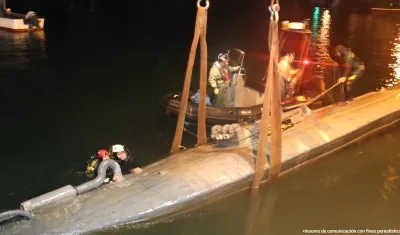 Un semisumergible incautado durante el operativo.