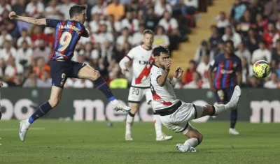 Robert Lewandowski marcó el gol del descuento para el Barcelona.  