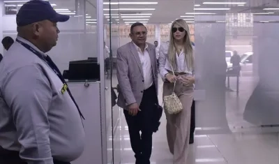 Day Vásquez a la salida de la sede de la Procuraduría en Barranquilla