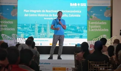 El gerente de Desarrollo Social, Alfredo Carbonell, durante la presentación Plan Integrado de Reactivación Socioeconómica del Centro Histórico, 