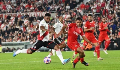 Miguel Ángel Borja puso 2-0 para River en el minuto 35 del segundo tiempo. 