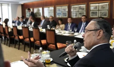 La bancada conservadora analizando la Reforma a la Salud