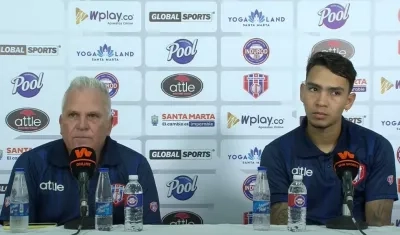 Claudio Rodríguez, técnico del Unión Magdalena, y el delantero Ricardo Márquez. 