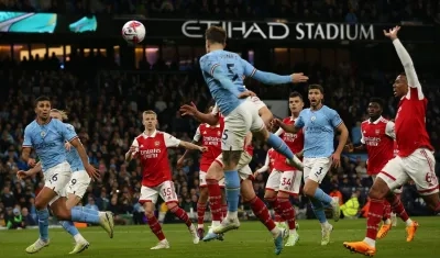 John Stones, con este cabezazo, marcó el segundo gol del City. 