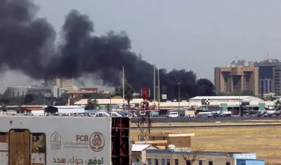 Los combates entre el Ejército sudanés y el poderoso grupo paramilitar Fuerzas de Apoyo Rápido comenzaron hace 3 días