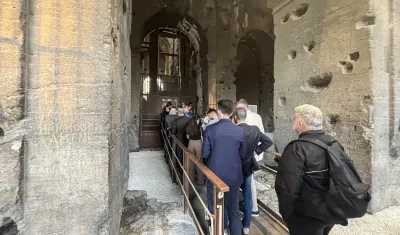 Ascensor en Coliseo Romano.