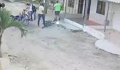 Atracan en Malambo a dos ciclistas.