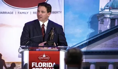 Gobernador de Florida, Ron DeSantis.