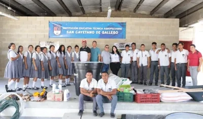 La IE San Cayetano de Gallego recibió dotación para implementar el Ecovivero.