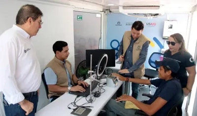Con el programa ‘Juntos sobre ruedas’ realizó la jornada de cedulación para habitantes de la calle.