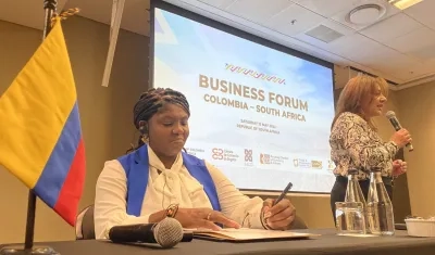 La vicepresidenta Francia Márquez durante su visita en Sudáfrica. 