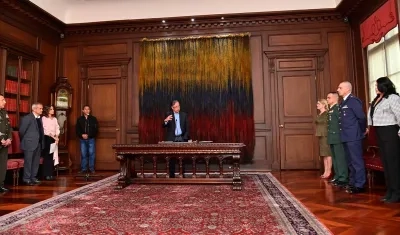 El presidente Gustavo Petro en la posesión de los magistrados. 
