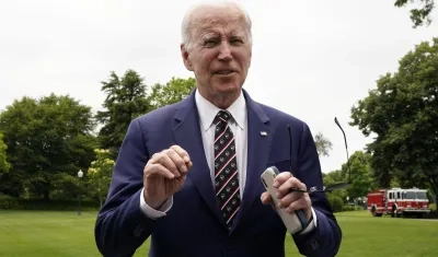 Joe Biden, habla con los medios a su regreso a la Casa Blanca, este 28 de mayo 