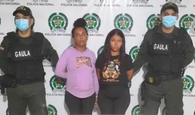 Las dos mujeres capturadas en el operativo. 