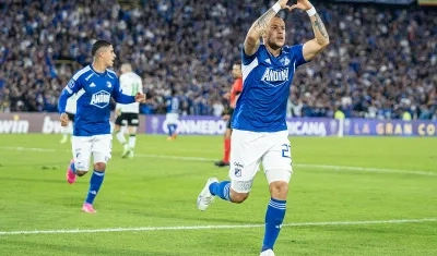 El goleador Leonardo Casto celebra su anotación ante América Mineiro