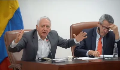 Guillermo Alfonso Jaramillo, ministro de Salud durante su intervención en la Cámara este jueves.