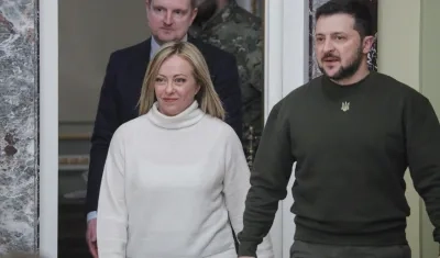Giorgia Meloni y Volodímir Zelenski.