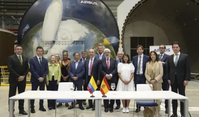El Presidente Gustavo Petro en la sede de Airbus en España.