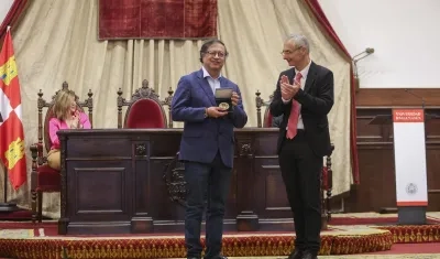 El presidente Gustavo Petro, dio un discurso al recibir la medalla de la Universidad de Salamanca.