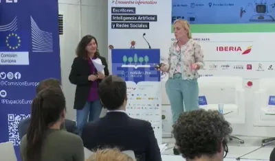 Soledad Álvarez y Aurea Rodríguez en la Feria del Libro de Madrid.