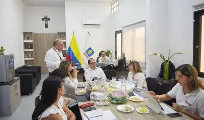 El Fiscal Francisco Barbosa, en compañía de la Vicefiscal General, Martha Mancera; la delegada para la Seguridad Territorial, Luisa Obando; y de los directores seccionales de Córdoba y Sucre, Cindy Tatiana Vargas Tapia y Fernando Salgado,