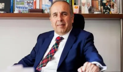 Guillermo Reyes, exministro de Transporte a embajada en Suecia.