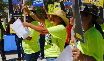"Nuestra economía depende de los inmigrantes", escribieron en algunas pancartas