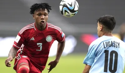 Edier Ocampo, lateral derecho de Colombia, durante el juego contra Israel. 