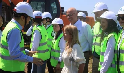 La gobernadora Elsa Noguera y Miguel Coehlo, vicepresidente CTG Latam.