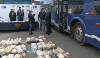 Incautaron dos buses que compró la organización para el traslado de droga y de personas extranjeras.