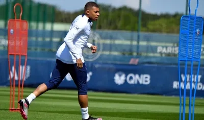 Kylian Mbappé informó al PSG que no renovará contrato después de 2024. 