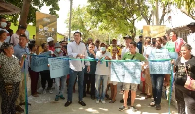 Inauguración de vía pavimentada en Villa Estadio. 