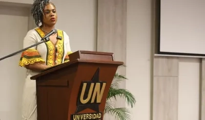 Aurora Vergara, Ministra de Educación