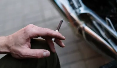 Etiquetarán cada cigarrillo incluido en las cajetillas.