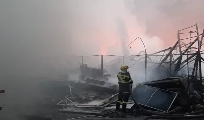 Incendio en bodegas de Metroparque. 