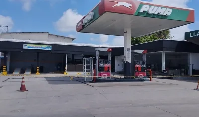 Estación de Gasolina cerrada en la calle 18.