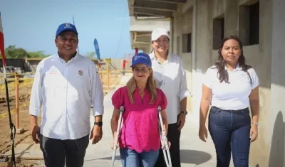 Gobernadora Elsa Noguera junto a Óscar Pantoja, Nury Logreira y Leidy Mercado.