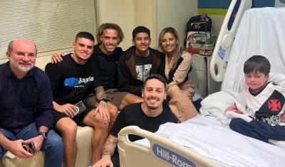 Guilherme Gandra Moura, el niño recuperado junto a su familia.