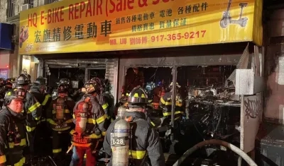 Incendio en una tienda de venta y reparación de bicicletas y motocicletas eléctricas