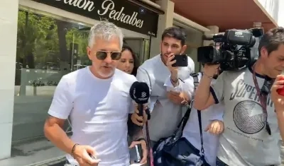 Jorge Messi tras salir de la reunión con Joan Laporta. 