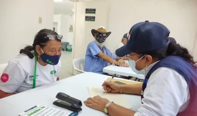 Ciudadanos en el punto de atención.