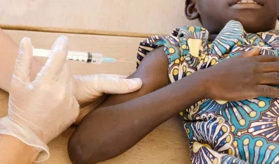 La OMS autorizó en el 2021 la aplicación de la vacuna contra la malaria en niños. El piloto arrancó en Ghana, Kenia o Malaui.