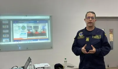 El Capitán de Navío Andrés Díaz, director CIOH de Dimar.