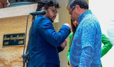 Germán Gómez, secretario para las Comunicaciones y Prensa de la Presidencia de la República, junto al Jefe de Estado, Gustavo Petro