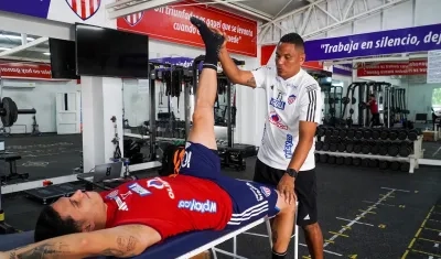 Juan Fernando Quintero se reportó al primer día de trabajos de Junior.