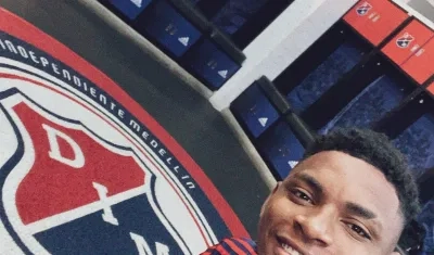 Brayan León llega al Medellín en canje por Víctor Moreno, quien pasa al Junior.