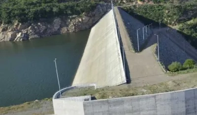 Represa inconclusa del río Ranchería.