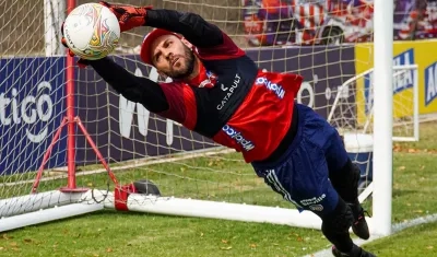 Sebastián Viera fue relegado al banco en los últimos partidos del Junior. 
