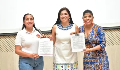 Claudia Blanco, coordinadora de Mais, Ana Monsalve, representante a la Cámara y la candidata Roquelina Blanco.