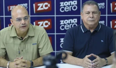 El coronel Juan Carlos Martínez y el sargento Fredys Osorio Umaña en la visita a Zona Cero